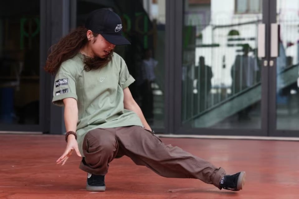 Japan's B-Girl Ami Makes History With Olympic Gold In Breaking - Global ...